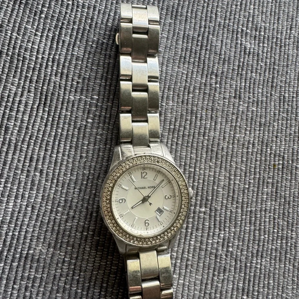 Michael Kors Madison MK5401 Women Silver Stainless Steel Analog Dial Watch